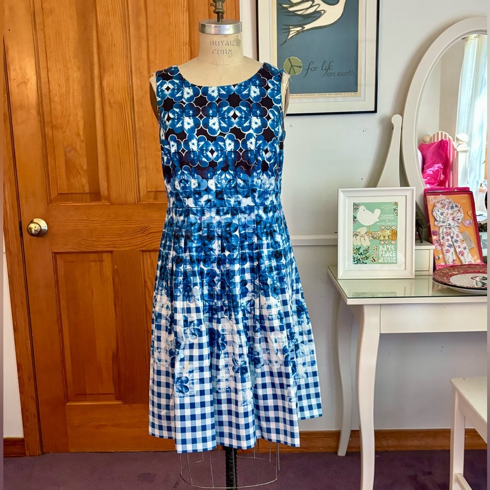 TALBOTS sleeveless fit-and-flare floral-and check-print dress! Size 6!
